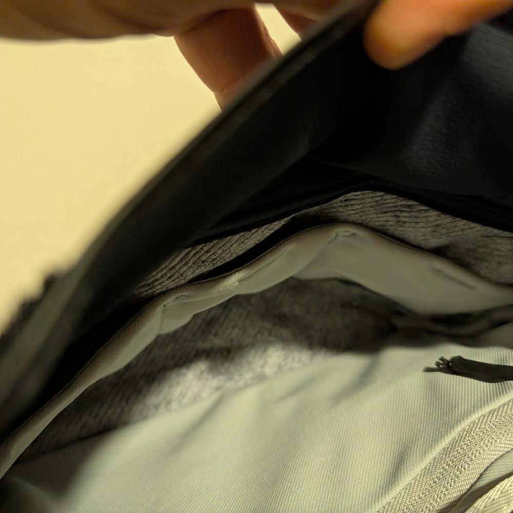 Peak Design Midnight Blue Field Pouch V2 - Picture 4 of 6